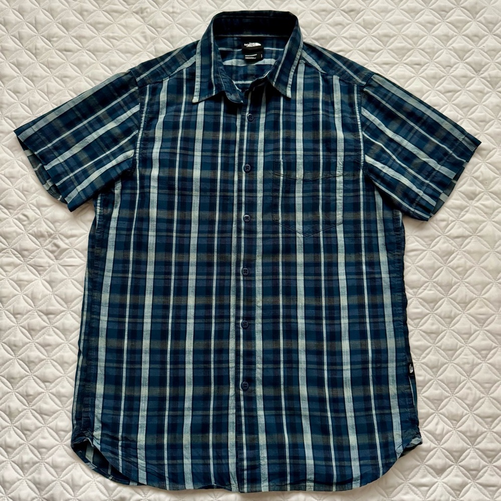The North Face Blue Plaid Casual Button Down Short Sleeve Shirt Size S